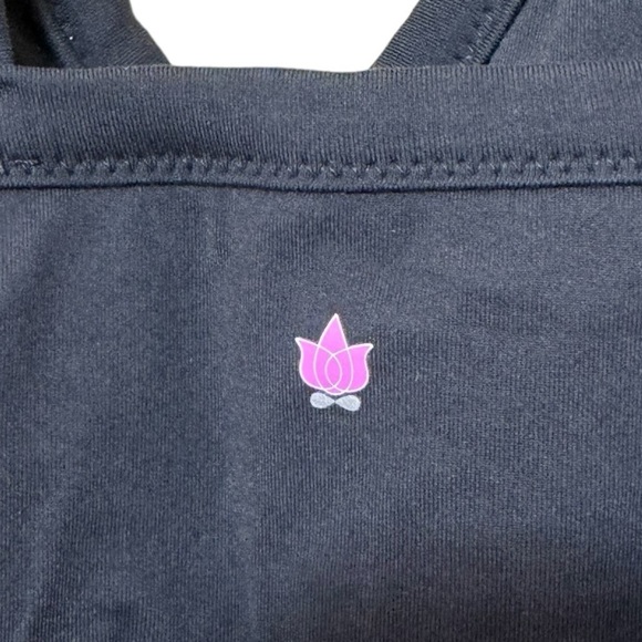 KIRAGRACE Black Grace Caged Strappy Yoga Crop Top Size M - Picture 6 of 11